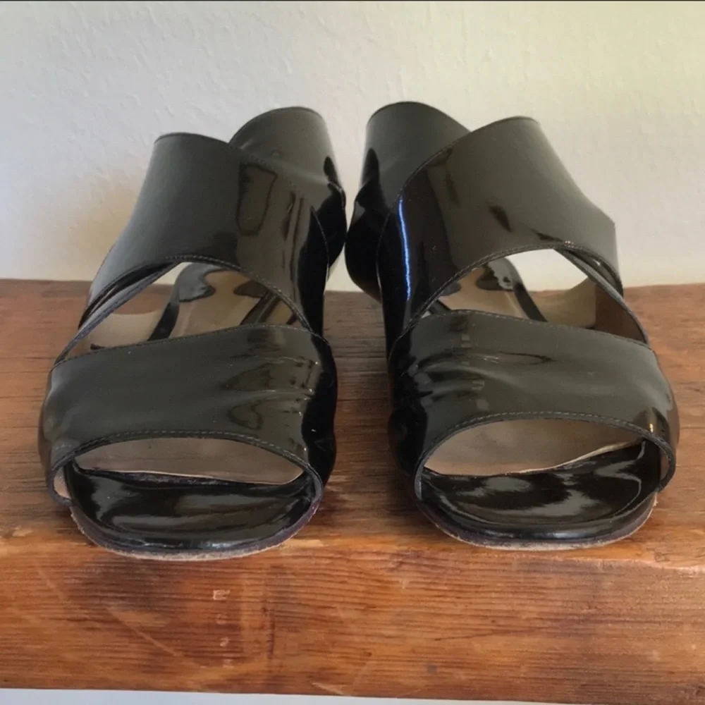 $550. Pretty Chloé‎ patent leather sandals 👡 36.5